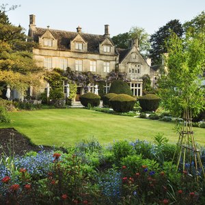 How Much Did It Cost to Build the Biltmore Mansion in Asheville, North Carolina?