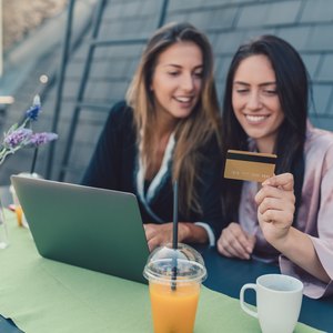 How do I Get a French Credit Card?