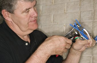 do plumbers or electricians make more money