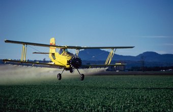 how much money does a crop duster pilot make