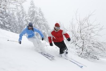 Strong knees help you control direction changes and precision movements while snow skiing.