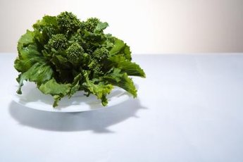 Broccoli sprouts are likely safe for cats, although their benefits are debatable.