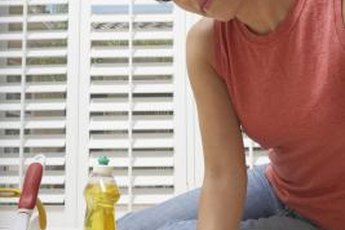 Free of chemical detergents and solvents, eco-friendly carpet cleaners are gentler on your hands and safer for the human body.