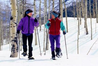 Snowshoeing helps you burn calories to lose fat quickly.