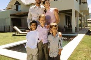Federal programs can help you keep your house if you are having difficulty paying your mortgage.