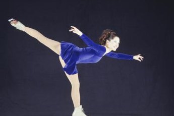 Pre-skate stretching helps you to look effortless in the rink.