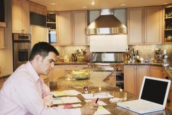 New rules make it simpler to figure your home-office deduction starting in 2013.