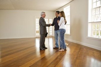 Focus a leasing agent cover letter on experience working with clients.