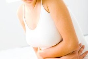 You can alleviate heartburn and stomach discomfort by eating low-acidity foods.