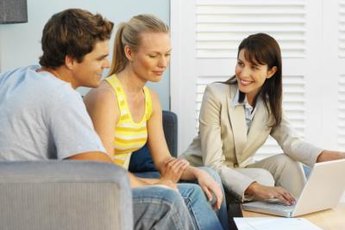 Seek out a HUD-registered real estate agent to make an offer on a home.
