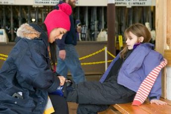 Mondopoint conversion charts cover U.S. men's, women's and youth sizes.