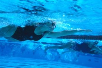 Focusing on speed, technique and endurance provides a solid workout for an advanced swimmer.