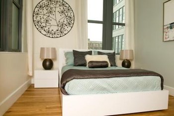 How To Design A Master Bedroom With A Bed In Front Of A Window