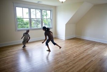 How To Lay Hardwood Flooring Properly Home Guides Sf Gate How To Lay Hardwood Flooring Properly Align Planks Parallel The Longest Wall For Best Look In Most Rooms