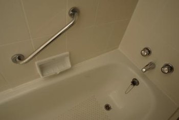 How To Paint Fiberglass Bathtubs Home Guides Sf Gate