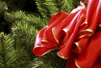 How To Decorate Christmas Garland With Ribbon Home Guides Sf Gate