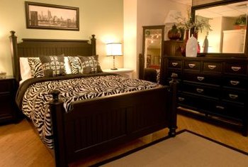 How To Decorate A Bedroom In Animal Print Home Guides Sf