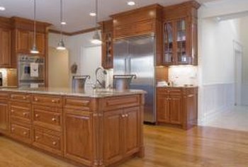 How To Decorate A Kitchen With White Appliances Oak Cabinets