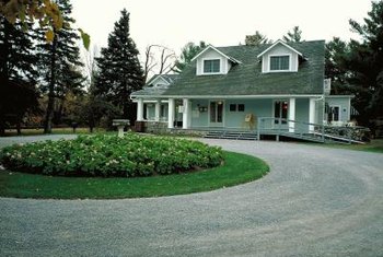 How to Landscape a Circular Driveway | Home Guides | SF Gate