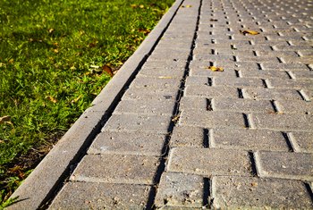 How To Make A Slope For Water Runoff Using Pavers Home Guides