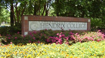 The main entrance of Hendrix College