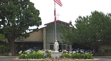  The driveway entrance to the campus of Marymount College in Rancho Palos Verdes, CA