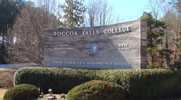 Toccoa Falls College, entrance sign