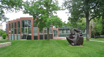 Campus green at Kansas City Art Institute.