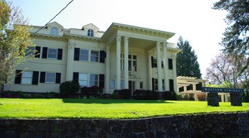 Armstrong Hall at the Portland campus