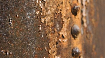 What Chemicals Rust Metal Rapidly?