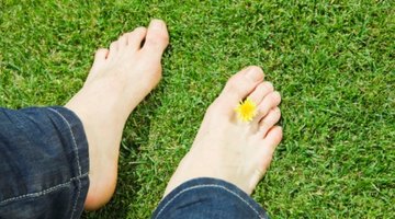 How to Stop the Pain of a Jammed Big Toe
