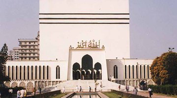 Mezquita Bayt al Mukarram en Bangladesh.