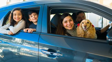 ¿Dónde puedo cambiar el título de mi carro?