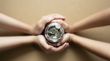 Las donaciones caritativas y los impuestos con deducciones fiscales: Lo que debe saber