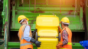 ¿Cuál es el salario por hora del recolector de basura en EE.UU.?