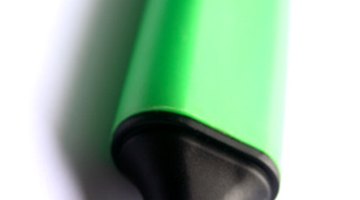 Remove parts of a split tip to correct a divided ink line.
