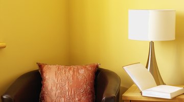 What Colors Would Go Well With A Pale Yellow Wall? | Homesteady