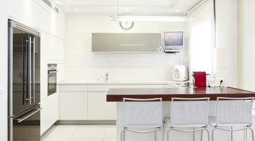 White eat-in kitchen