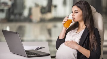 pregnant women Hold Hand milk