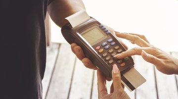 Cómo comprar una máquina procesadora de tarjetas de crédito y débito
