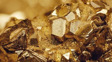 Cómo reconocer la diferencia entre el oro y la pirita