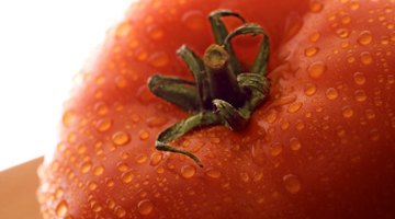 Aunque el tomate es altamente nutritivo, puede ser la causa de dolor de estómago para algunos.