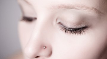 Los piercings en la nariz pueden favorecer la aparición de piel seca como síntoma de irritación o de un inapropiado cuidado.