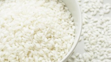 Rice absorbs water naturally.