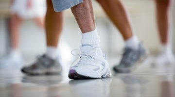 Cómo evitar que los zapatos rocen los huesos del tobillo