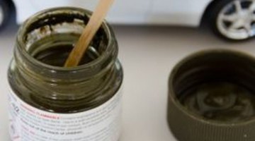 Always stir paint before each use.