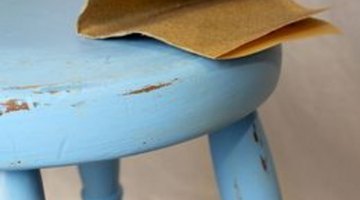 How to Distress Furniture With Paint