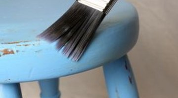 How to Distress Furniture With Paint