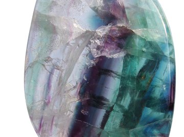 How Can I Tell the Difference Between Fluorite & Quartz?