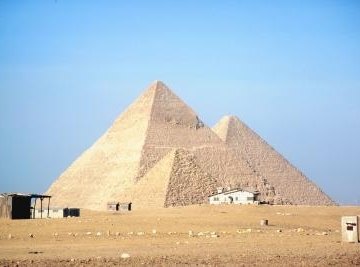 Pyramids are basic solid geometric shapes.